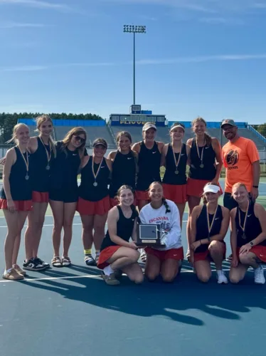 Eskymos take Kingsford Invite for tennis
